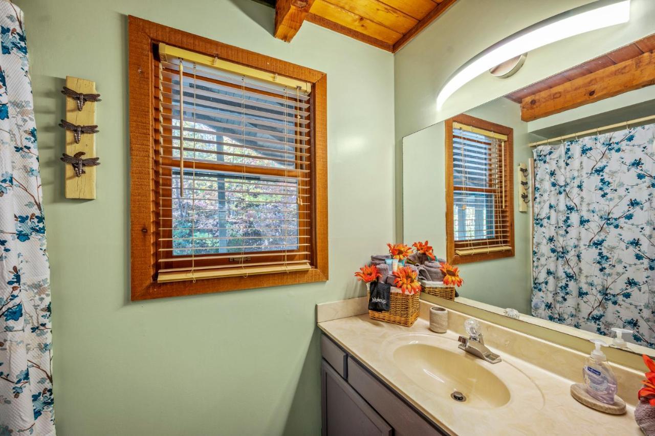 Barenberg Cabin - Secluded Unobstructed Panoramic Smoky Mountains View With Two Master Suites, Loft Game Room, And Hot Tub Gatlinburg Eksteriør bilde